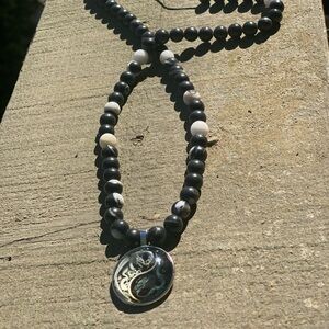UNISEX - Beautiful ying yang dragon. 🐉 stainless steel-no fading no tarnishing